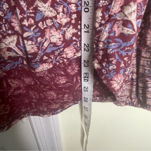 Lucky Brand Womens Size Small red Long Sleeve Boho Top Hi Low Lightweight - Picture 8 of 8